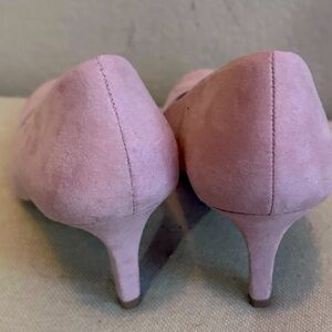 Pink dress shoes